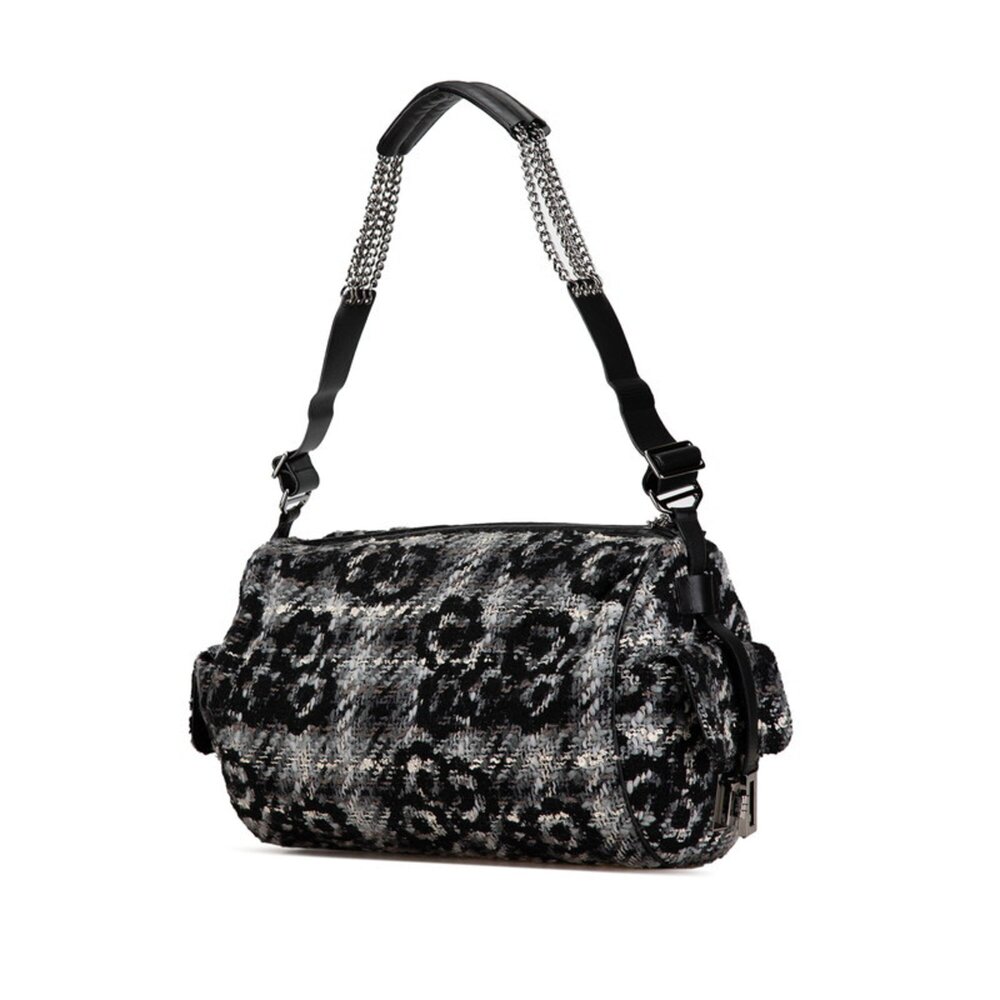 CHANEL Black Leather Shoulder Bag - Picture 2 of 8